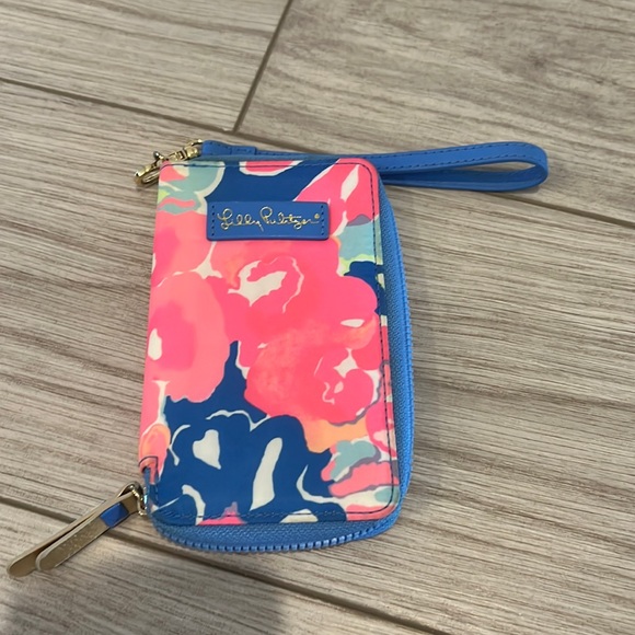 Lilly Pulitzer Wristlet - Picture 1 of 3